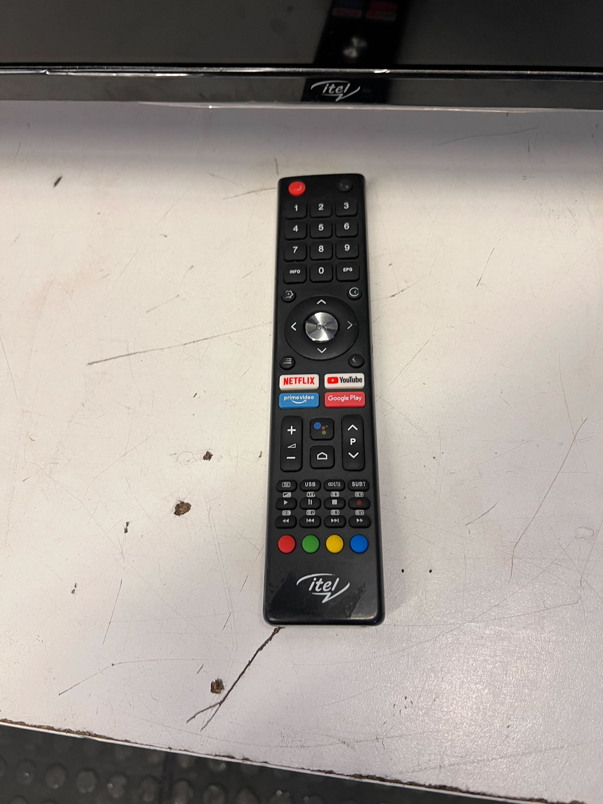 Itel Black Flat Screen 32 inch TV with Remote