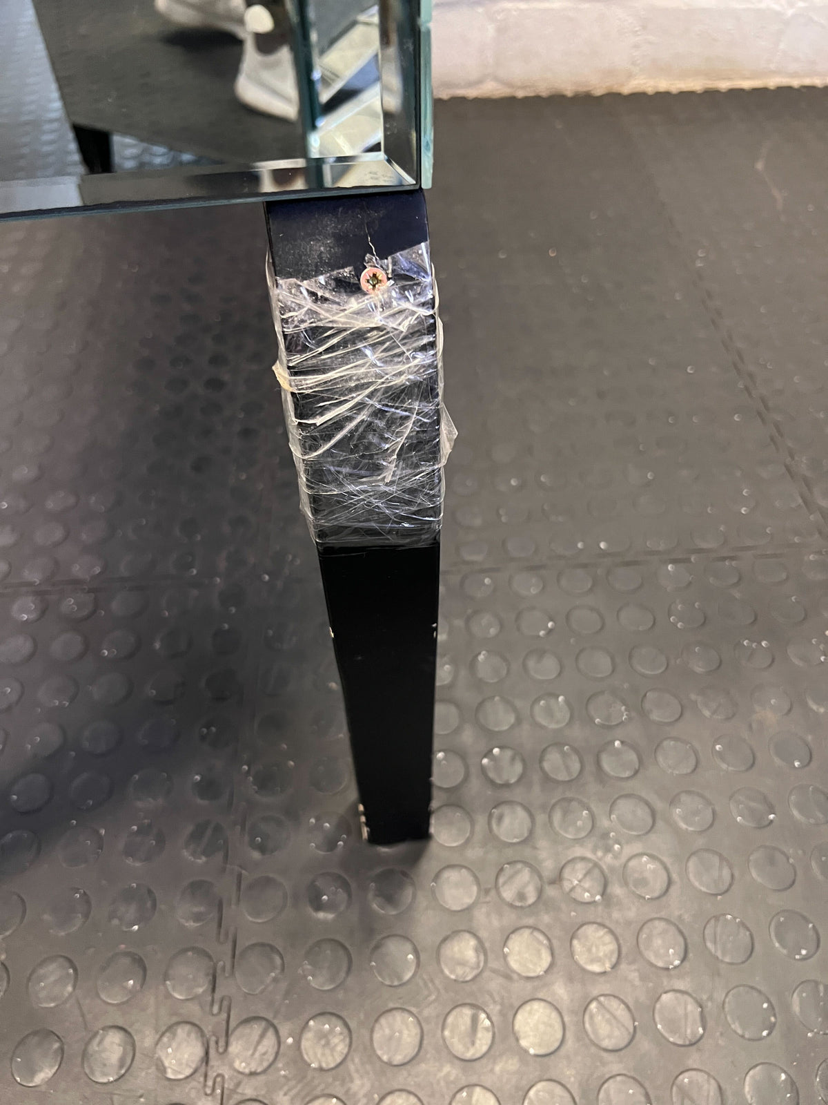 Damaged the mirror and two legs-Glamorous Mirrored Dressing Table / Small Desk with Crystal Knobs with damage