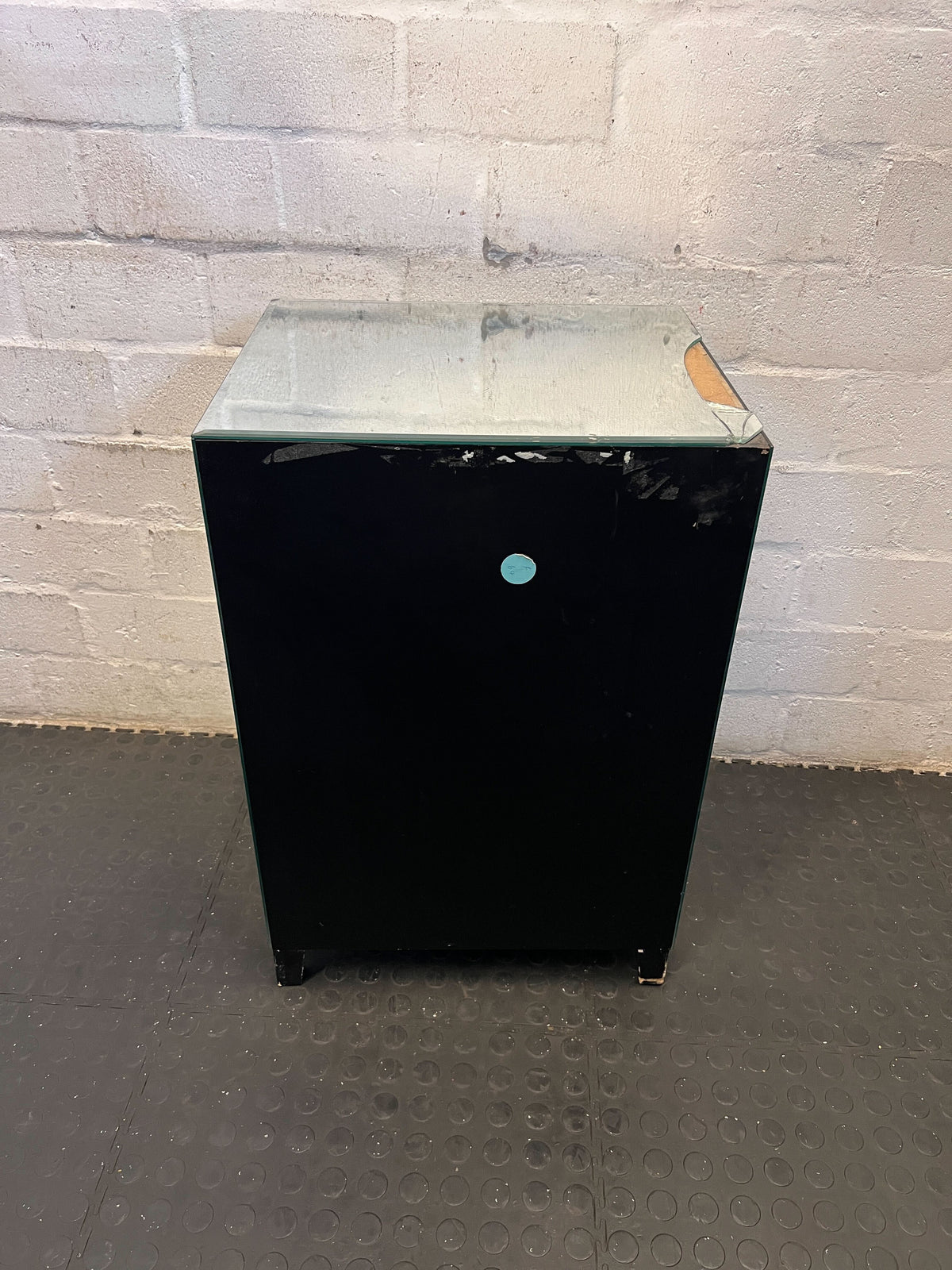 Some visible damages on mirrors -Elegant Mirrored 3-Drawer Bedside Cabinet with damage