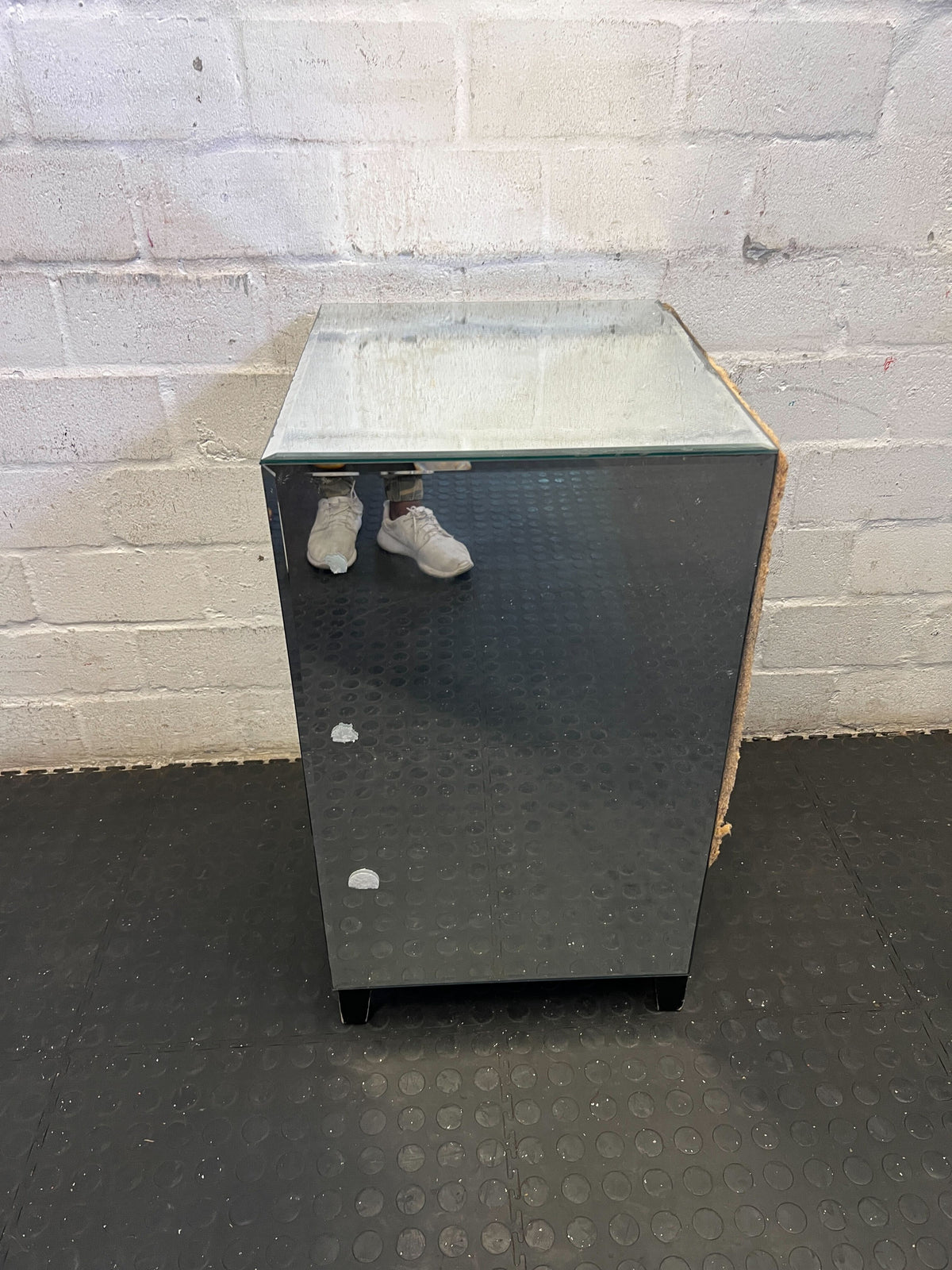 Glamorous Mirrored 3-Drawer Bedside Table with damage