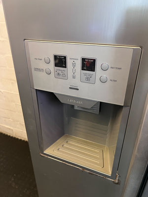 LG Side-by-Side Fridge Freezer with Water & Ice Dispenser - Silver - Some small rusting