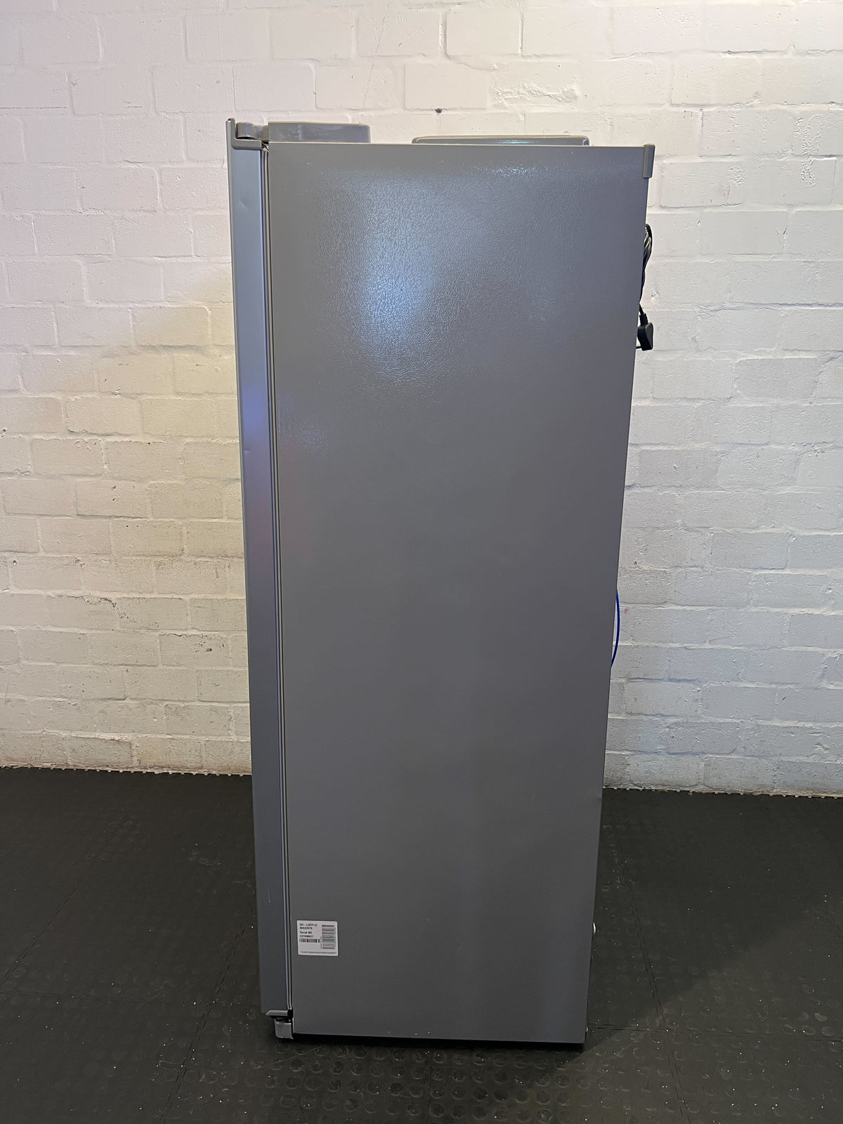 LG Side-by-Side Fridge Freezer with Water & Ice Dispenser - Silver - Some small rusting