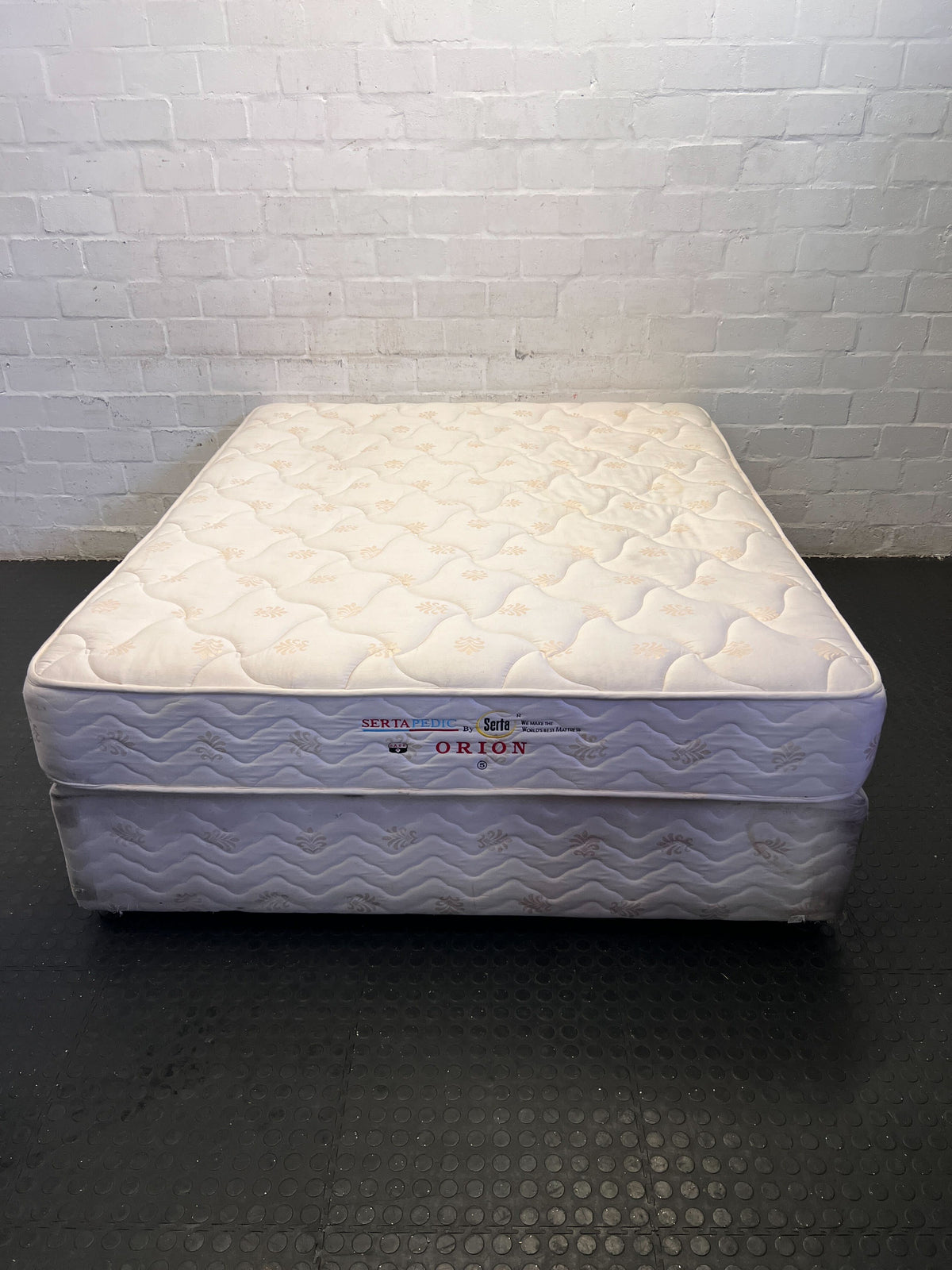 SertaPedic by Serta Orion Queen Mattress & Base Set