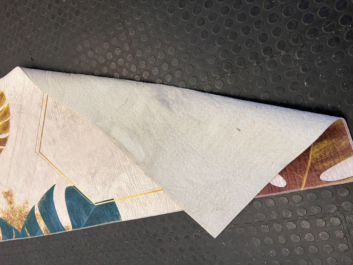 Elegant Tropical Leaf Pattern Runner Rug with Gold Accents - 2ndhandwarehouse.com