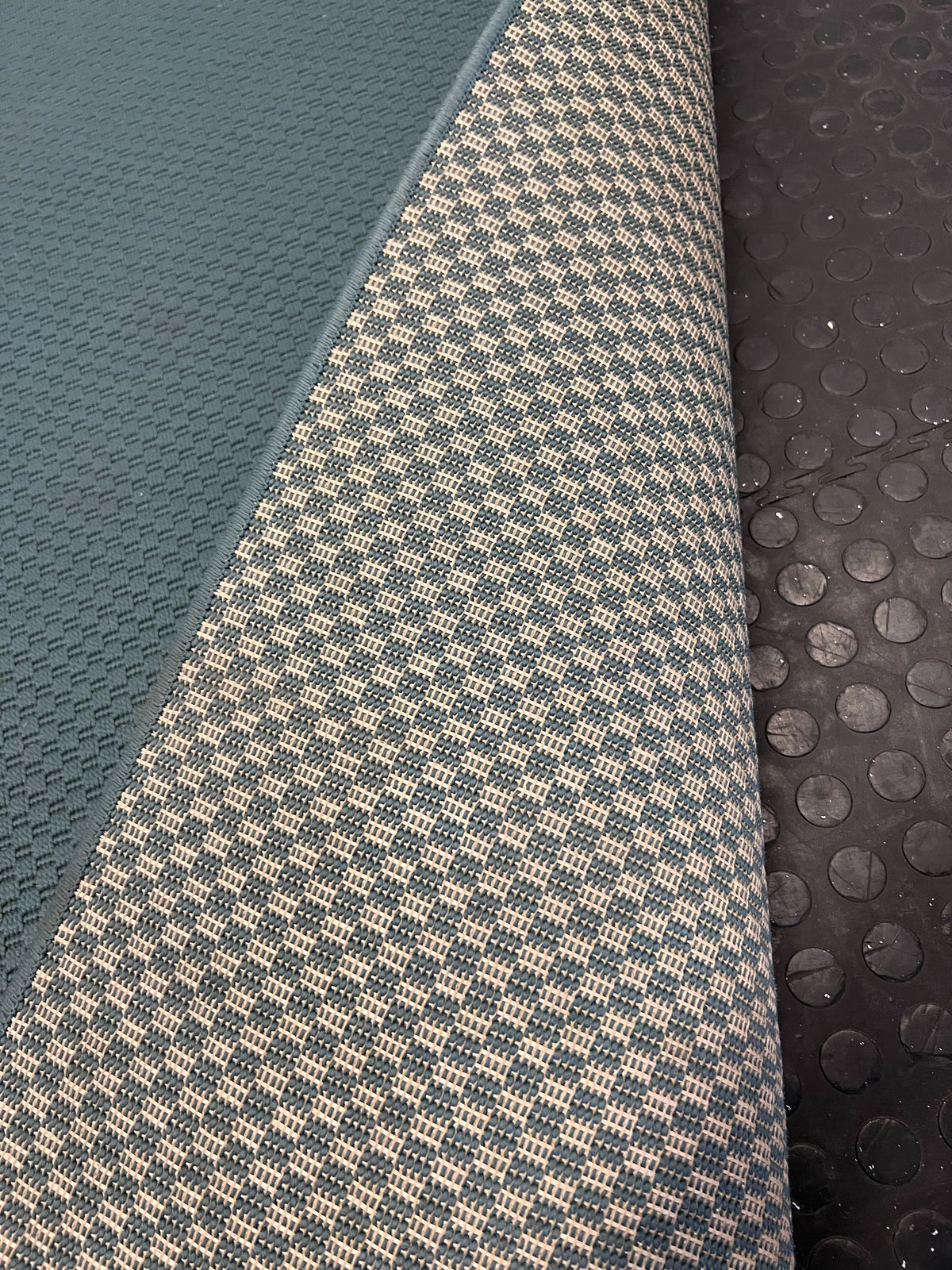 Stylish Sage Green Textured Runner Rug - 2ndhandwarehouse.com