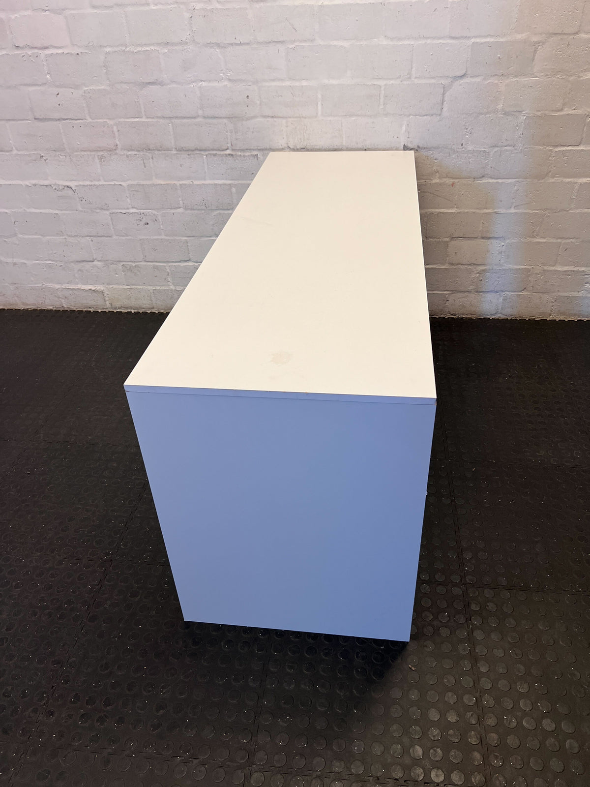 Versatile White Minimalist Desk 163 x 57cm - 2ndhandwarehouse.com