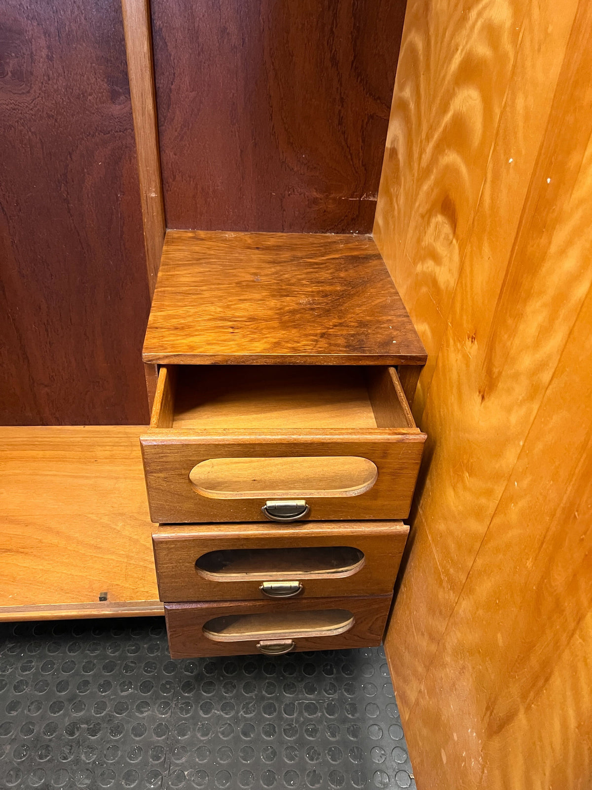 Retro Chic Wooden Wardrobe with Unique Grain ✨