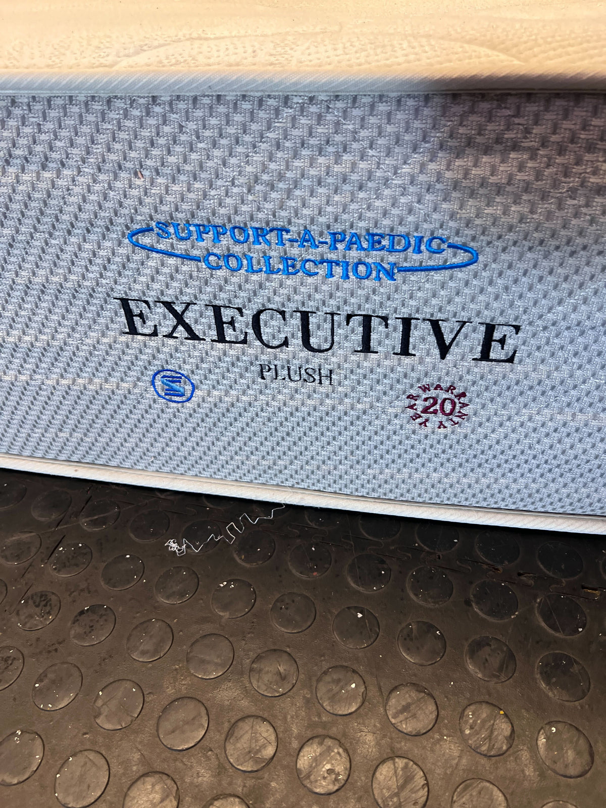 Pre-Owned Executive Single Mattress - Visible Stains - 2ndhandwarehouse.com