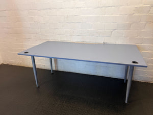 Modern Wave Edge Office Desk - Light Grey - 2ndhandwarehouse.com