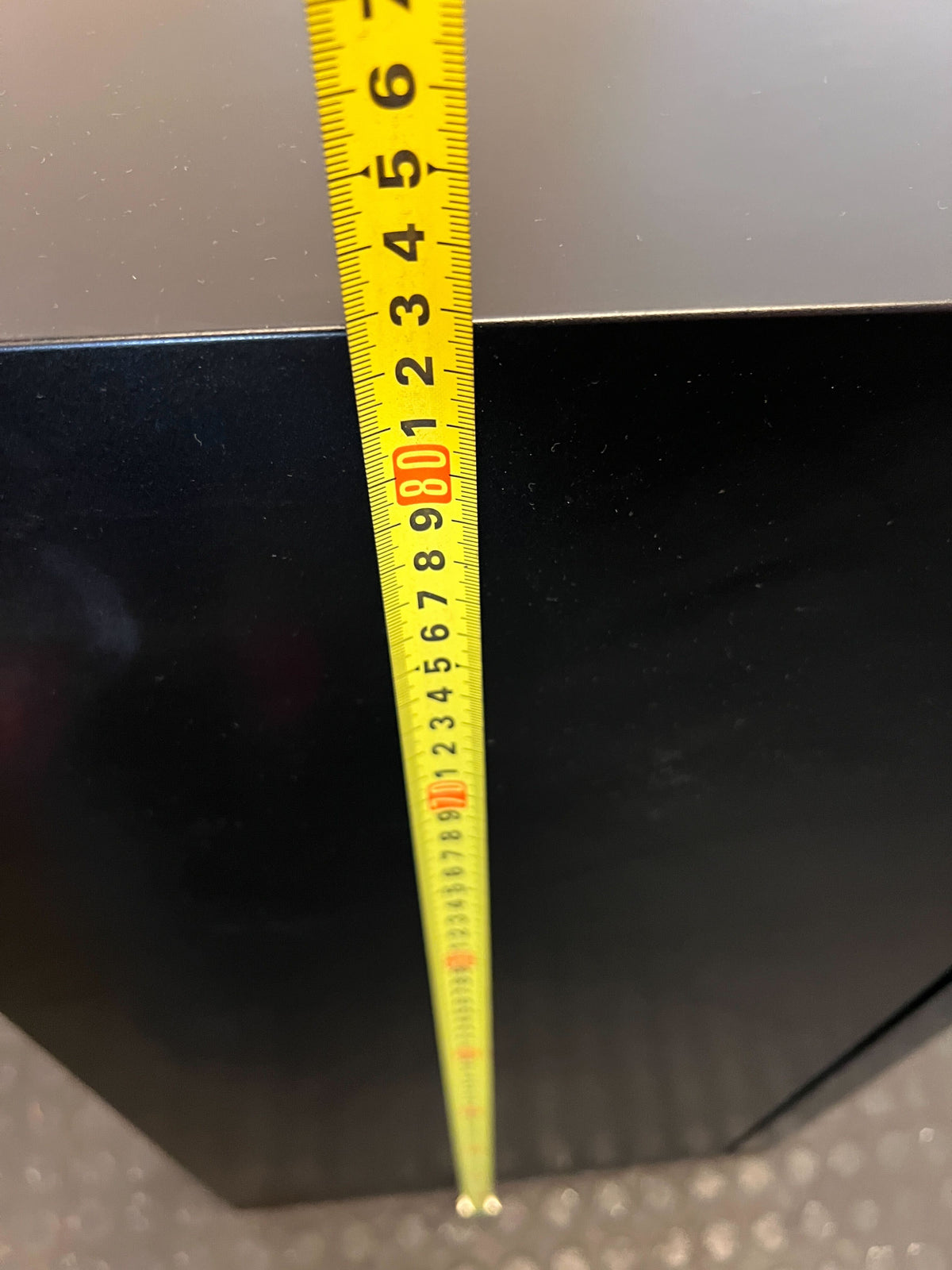 Swan Sleek Black Wine Cooler - Perfect Chill for Your Collection - 2ndhandwarehouse.com