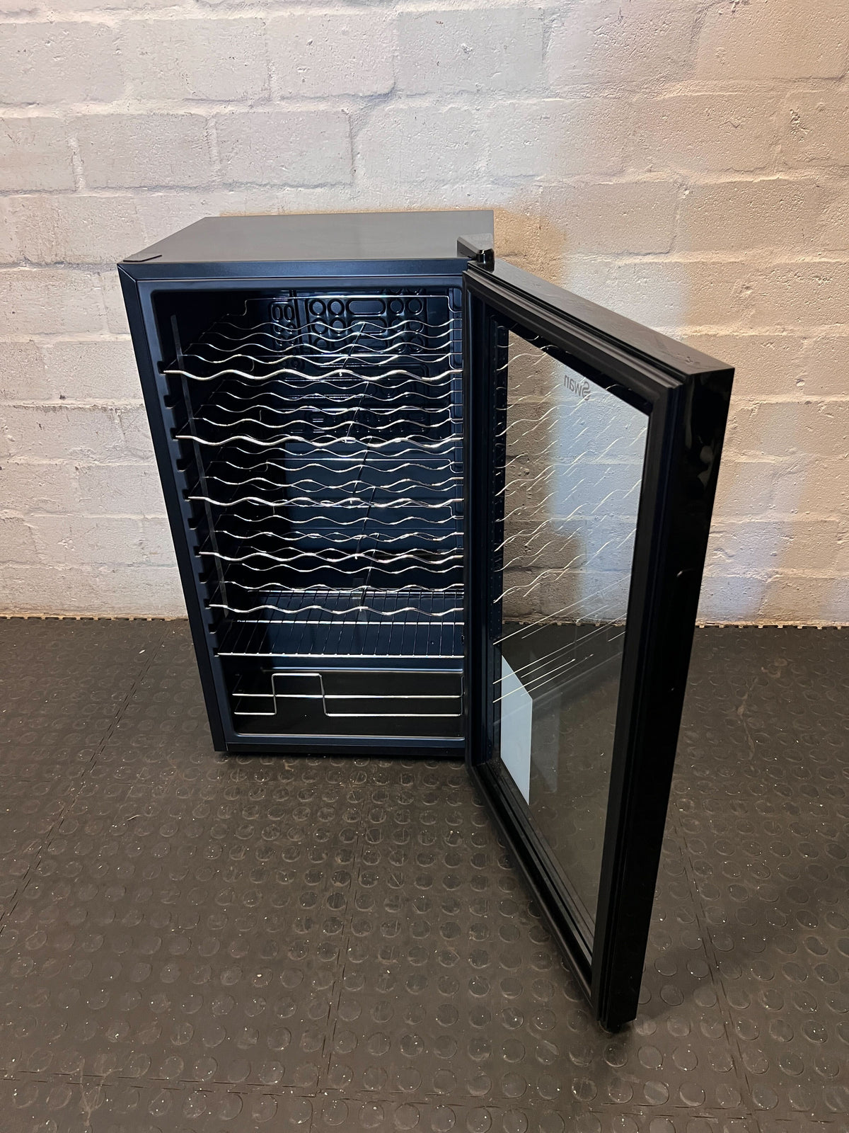 Swan Sleek Black Wine Cooler - Perfect Chill for Your Collection - 2ndhandwarehouse.com