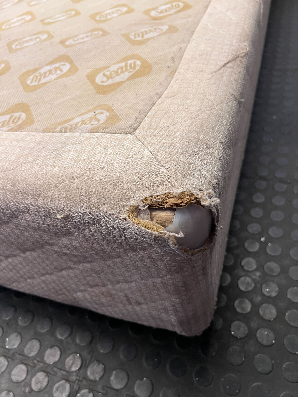 Sturdy Patterned Bed Base - Queen/King Size - 2ndhandwarehouse.com