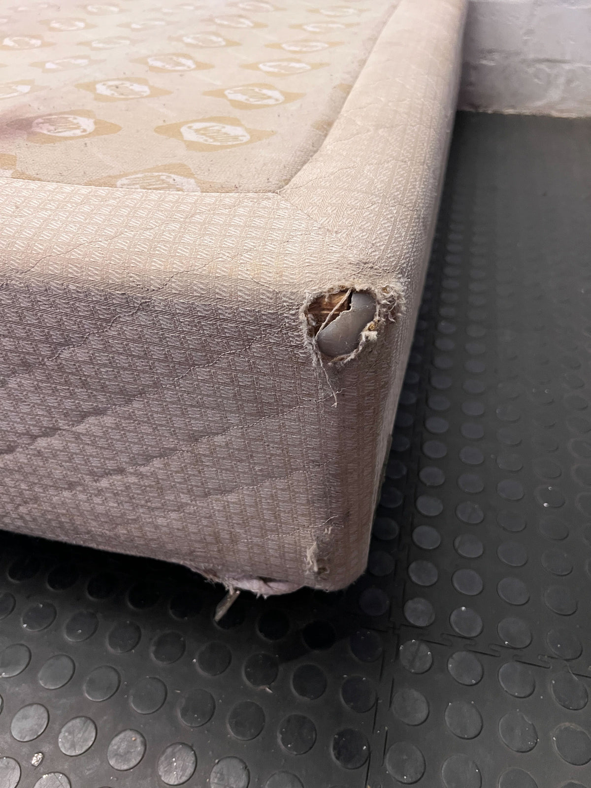 Sturdy Patterned Bed Base - Queen/King Size - 2ndhandwarehouse.com