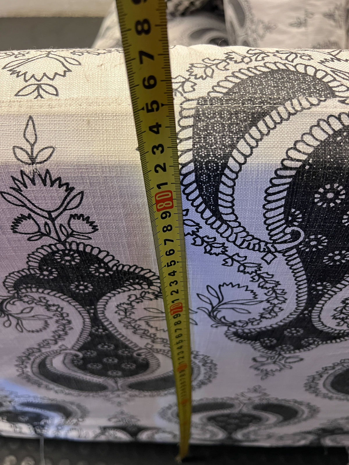 Stylish Black & White Paisley Sectional Sofa with Chaise & Cushions