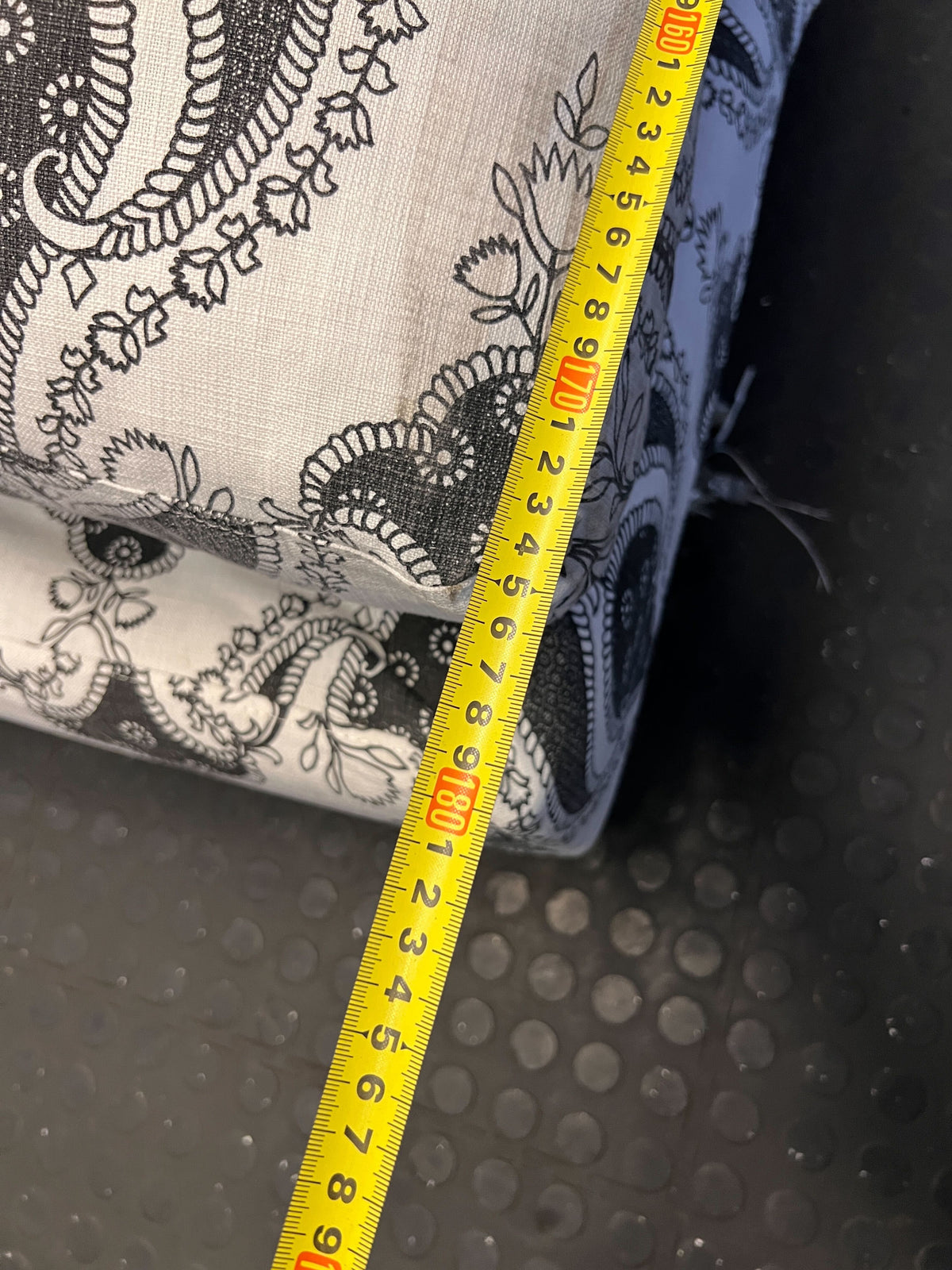 Stylish Black & White Paisley Sectional Sofa with Chaise & Cushions