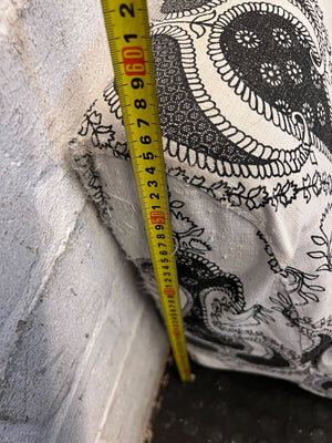 Stylish Black & White Paisley Sectional Sofa with Chaise & Cushions