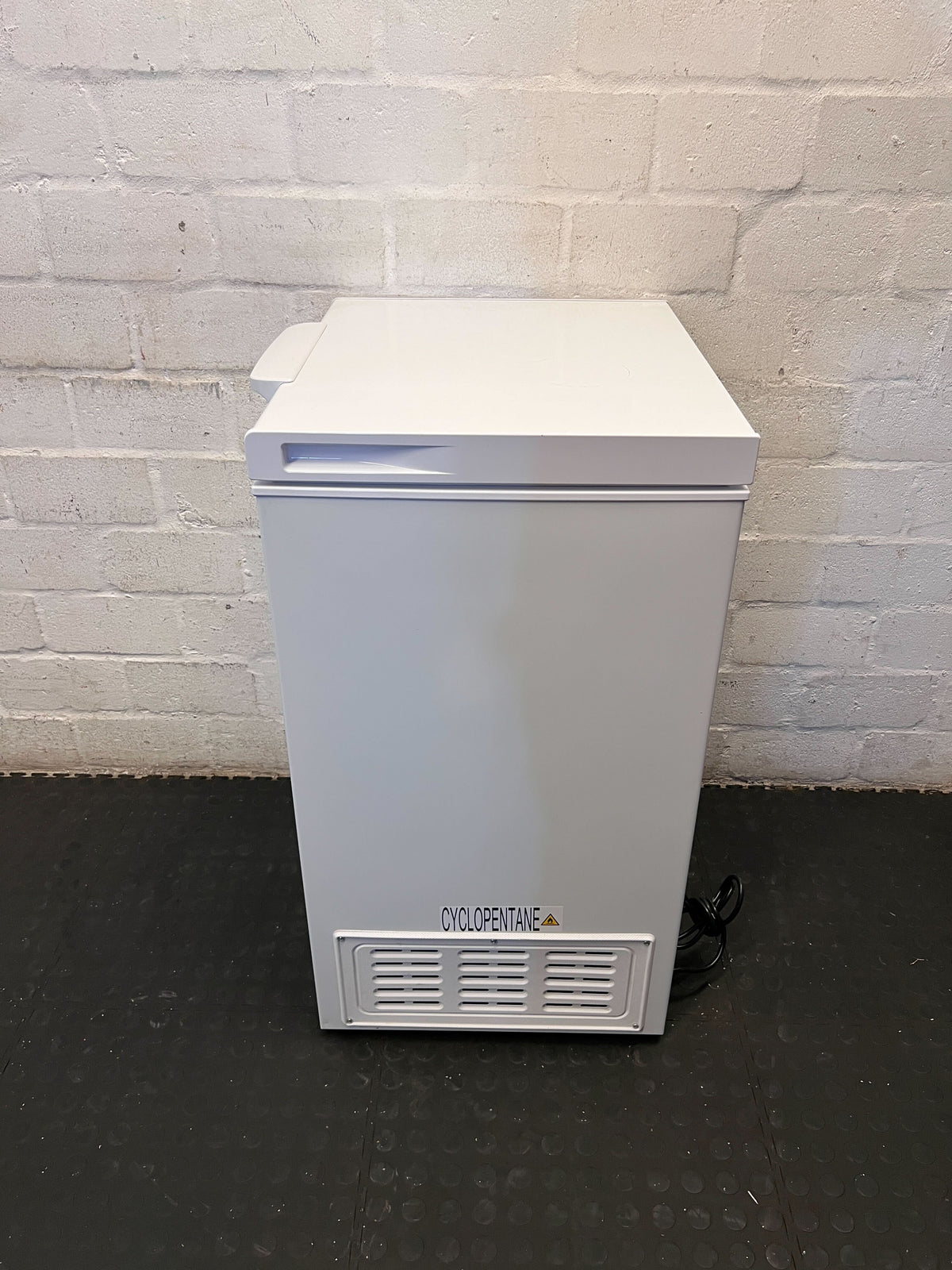 Hisense Compact Chest Freezer - Efficient Extra Storage!