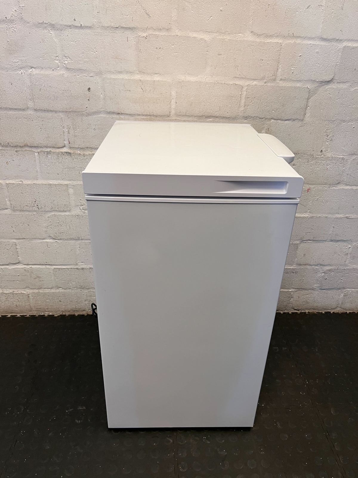 Hisense Compact Chest Freezer - Efficient Extra Storage!