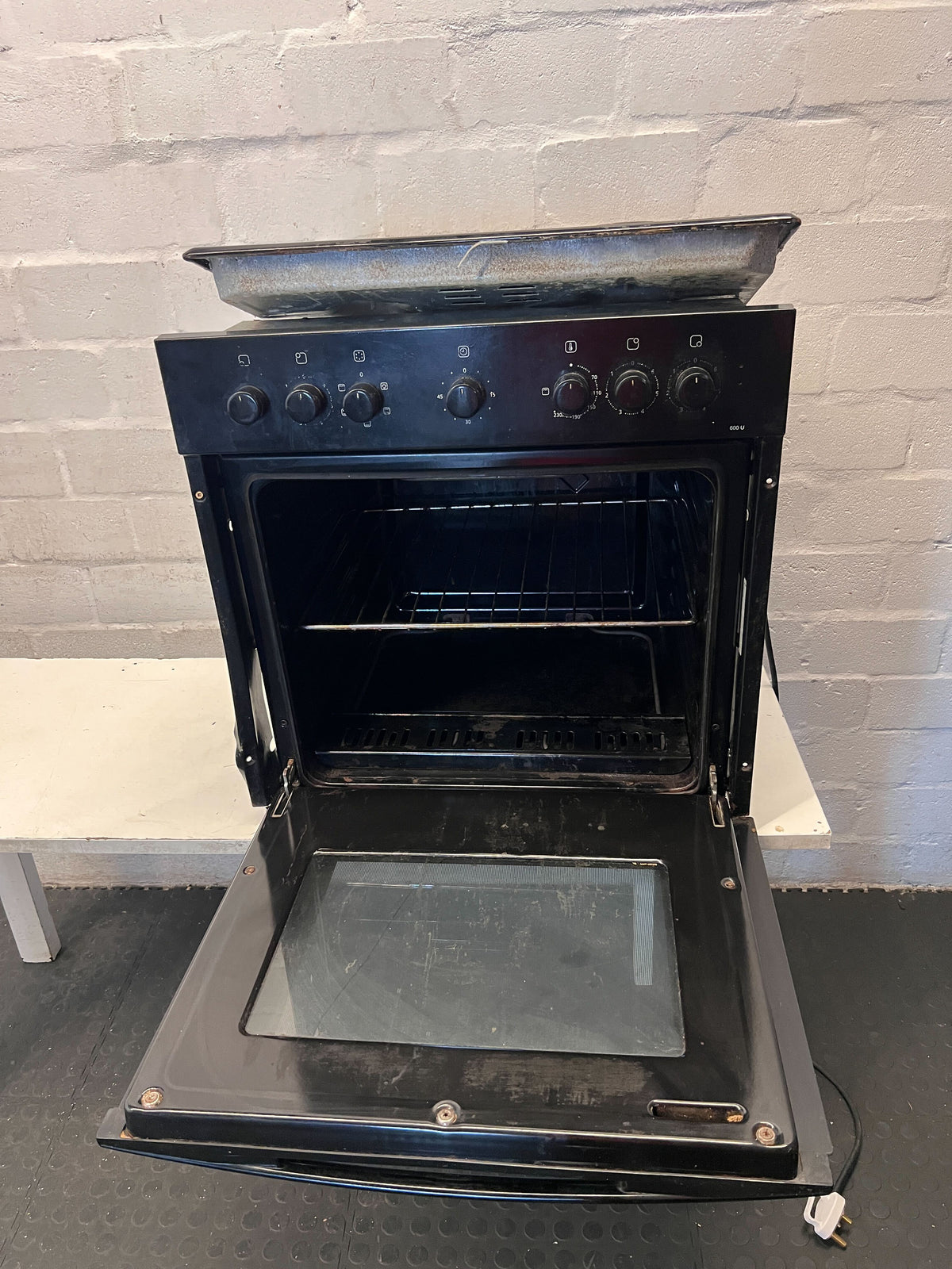 Defy Miniline Black Built-In Oven - Pre-Loved Kitchen Essential - 2ndhandwarehouse.com