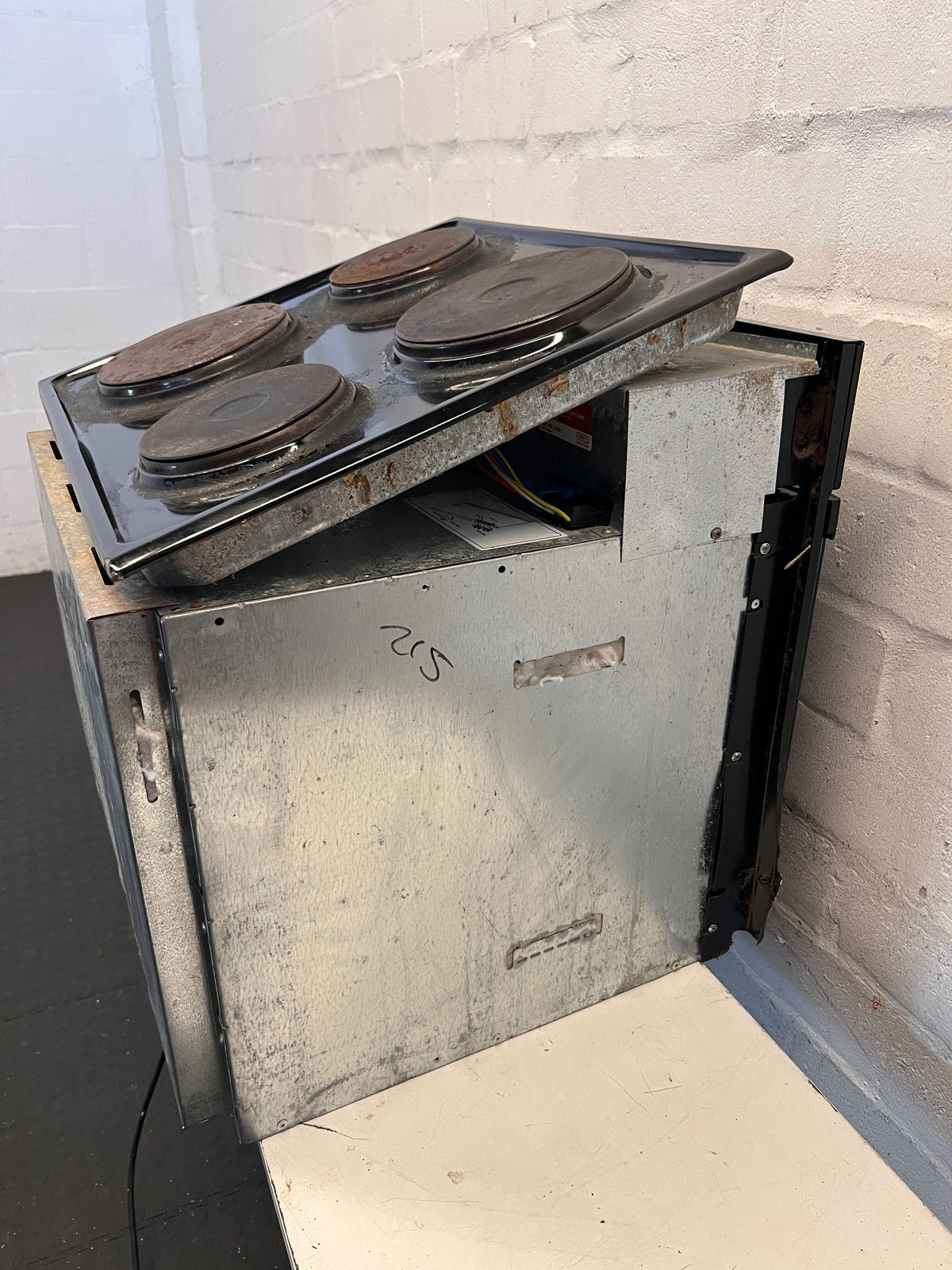 Defy Miniline Black Built-In Oven - Pre-Loved Kitchen Essential - 2ndhandwarehouse.com