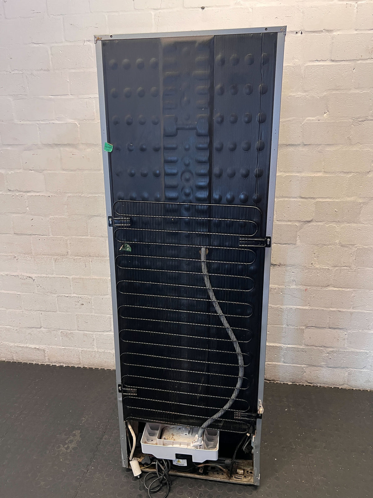 Defy Silver Fridge Freezer with Water Dispenser - Pre-Loved Convenience - 2ndhandwarehouse.com