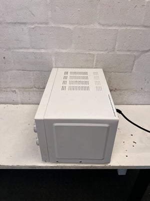 Reliable DEFY Compact White Microwave Oven - Rusted inside - 2ndhandwarehouse.com