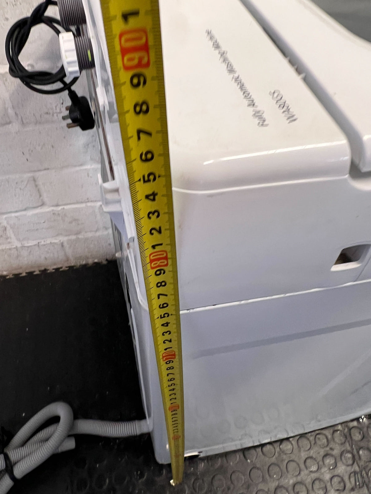 Reliable White Top-Loading Washing Machine