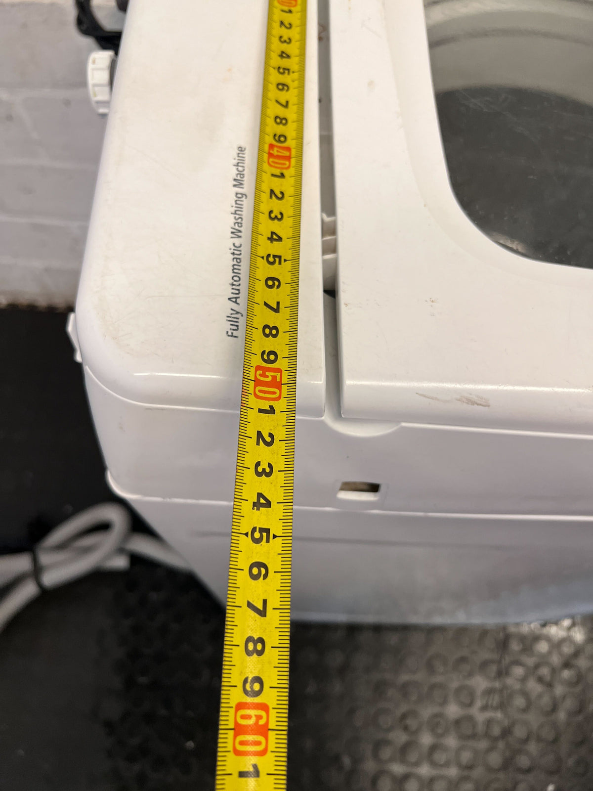 Reliable White Top-Loading Washing Machine