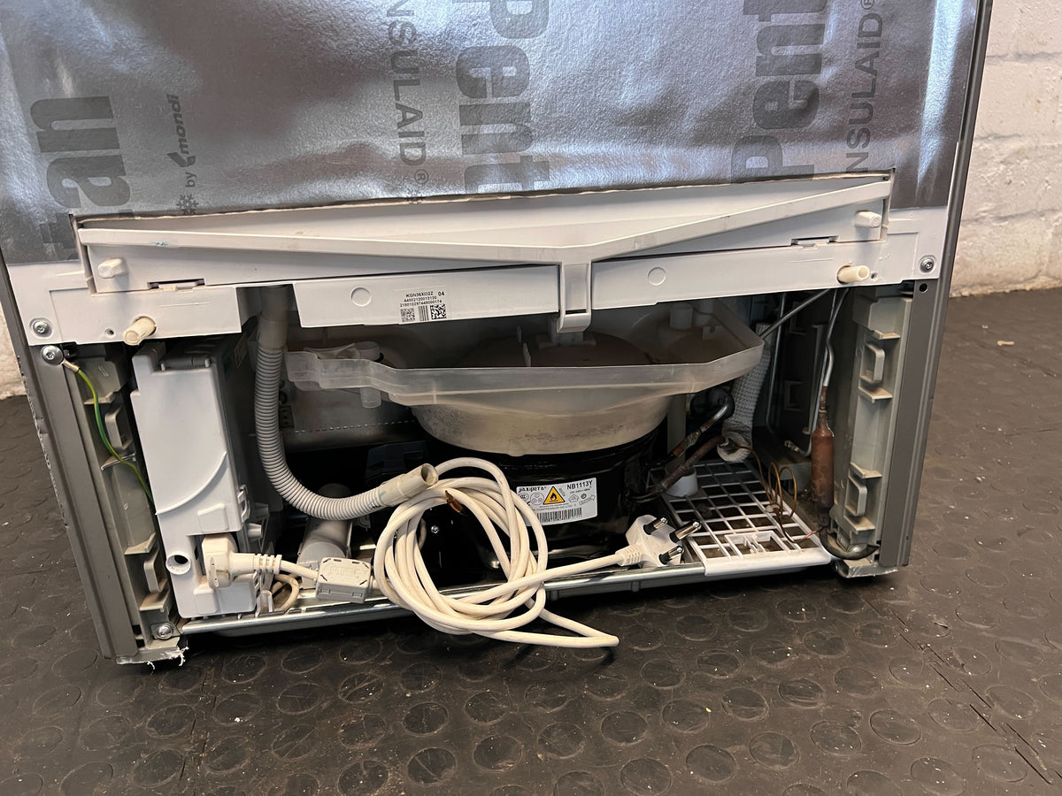 Sleek Stainless Steel Fridge-Freezer Combo - 2ndhandwarehouse.com