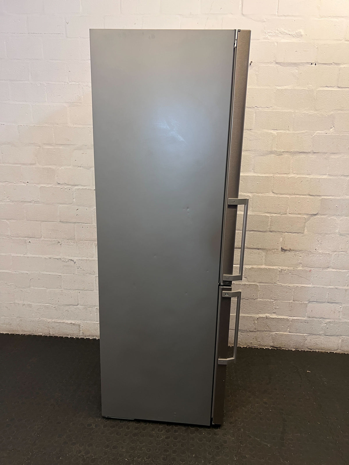 Sleek Stainless Steel Fridge-Freezer Combo - 2ndhandwarehouse.com
