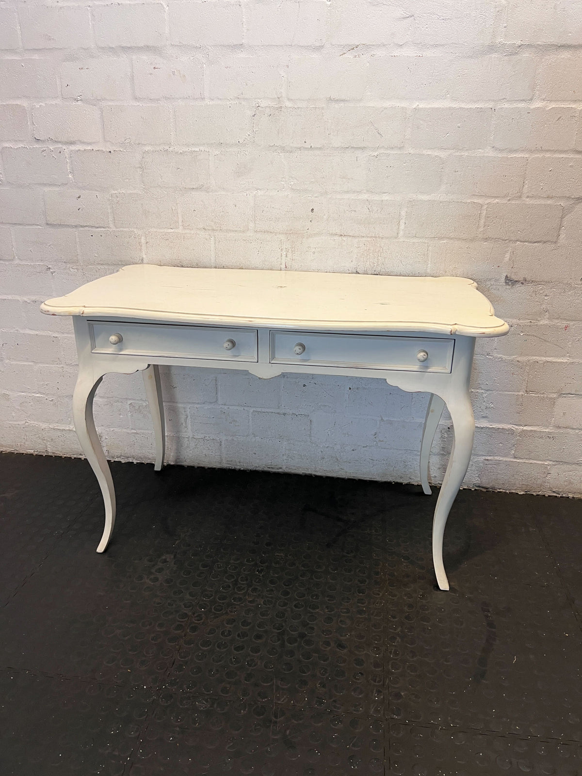 Elegant Vintage Cream Dressing Table with Drawers - 2ndhandwarehouse.com