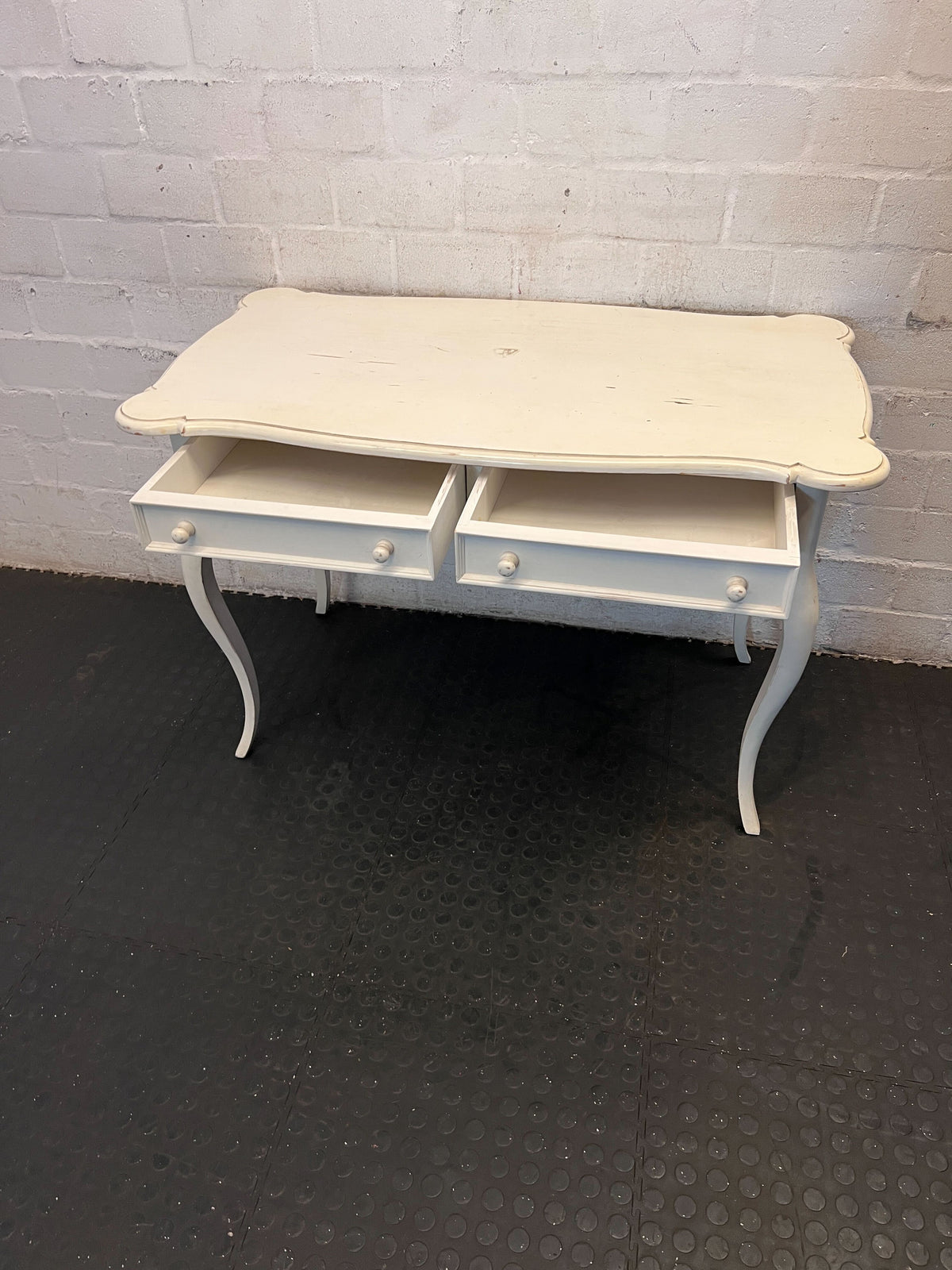 Elegant Vintage Cream Dressing Table with Drawers - 2ndhandwarehouse.com