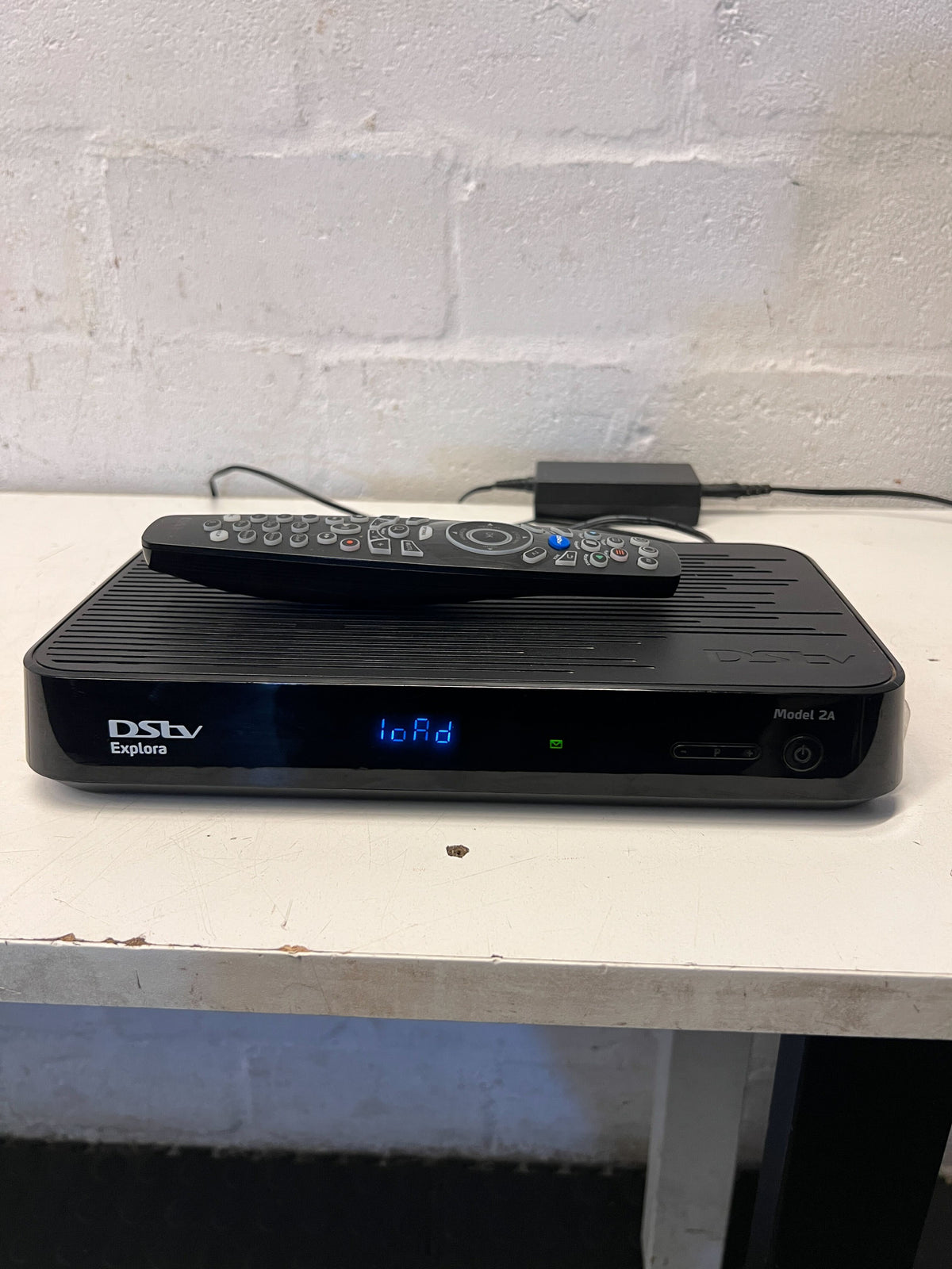 DSTV Explora 2A Decoder with Remote - 2ndhandwarehouse.com