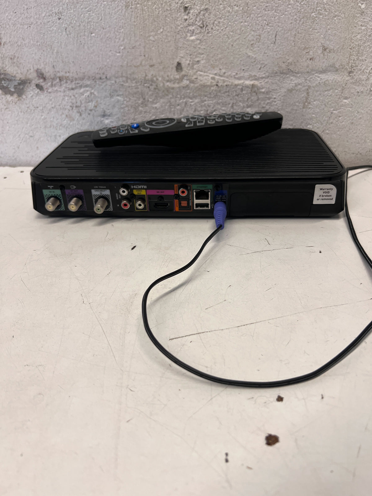 DSTV Explora 2A Decoder with Remote - 2ndhandwarehouse.com