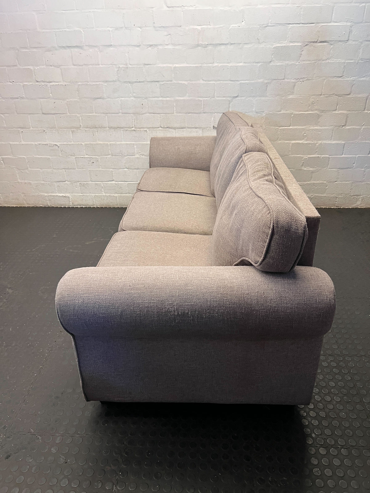 Classic & Comfy Three-Seater Sofa- Need deep cleaning - 2ndhandwarehouse.com