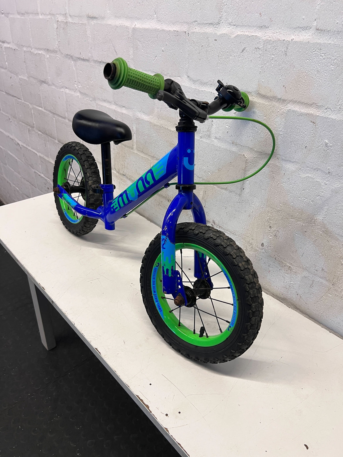 Vibrant MONO Kids' Balance Bike - Blue & Green - 2ndhandwarehouse.com