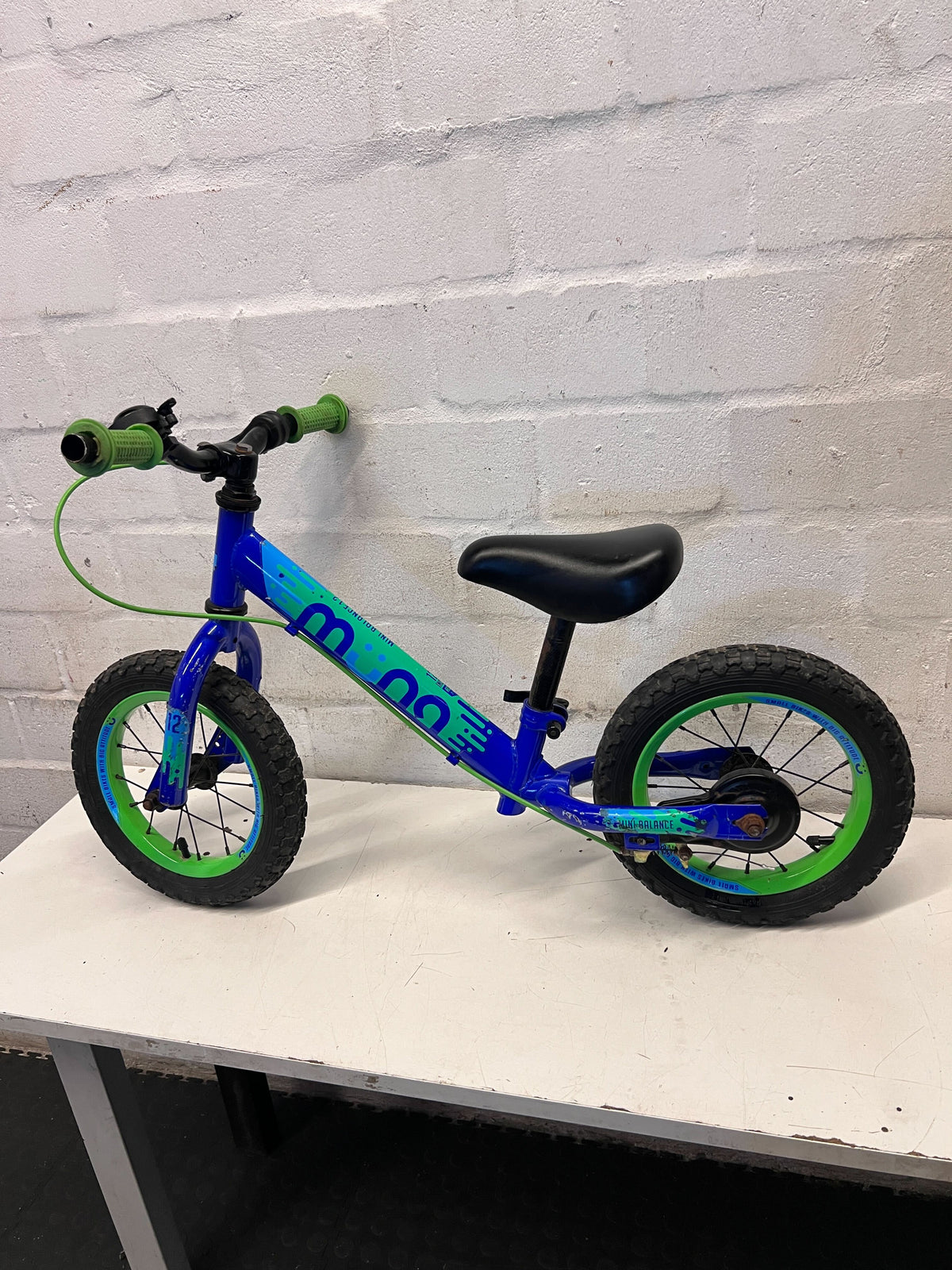 Vibrant MONO Kids' Balance Bike - Blue & Green - 2ndhandwarehouse.com