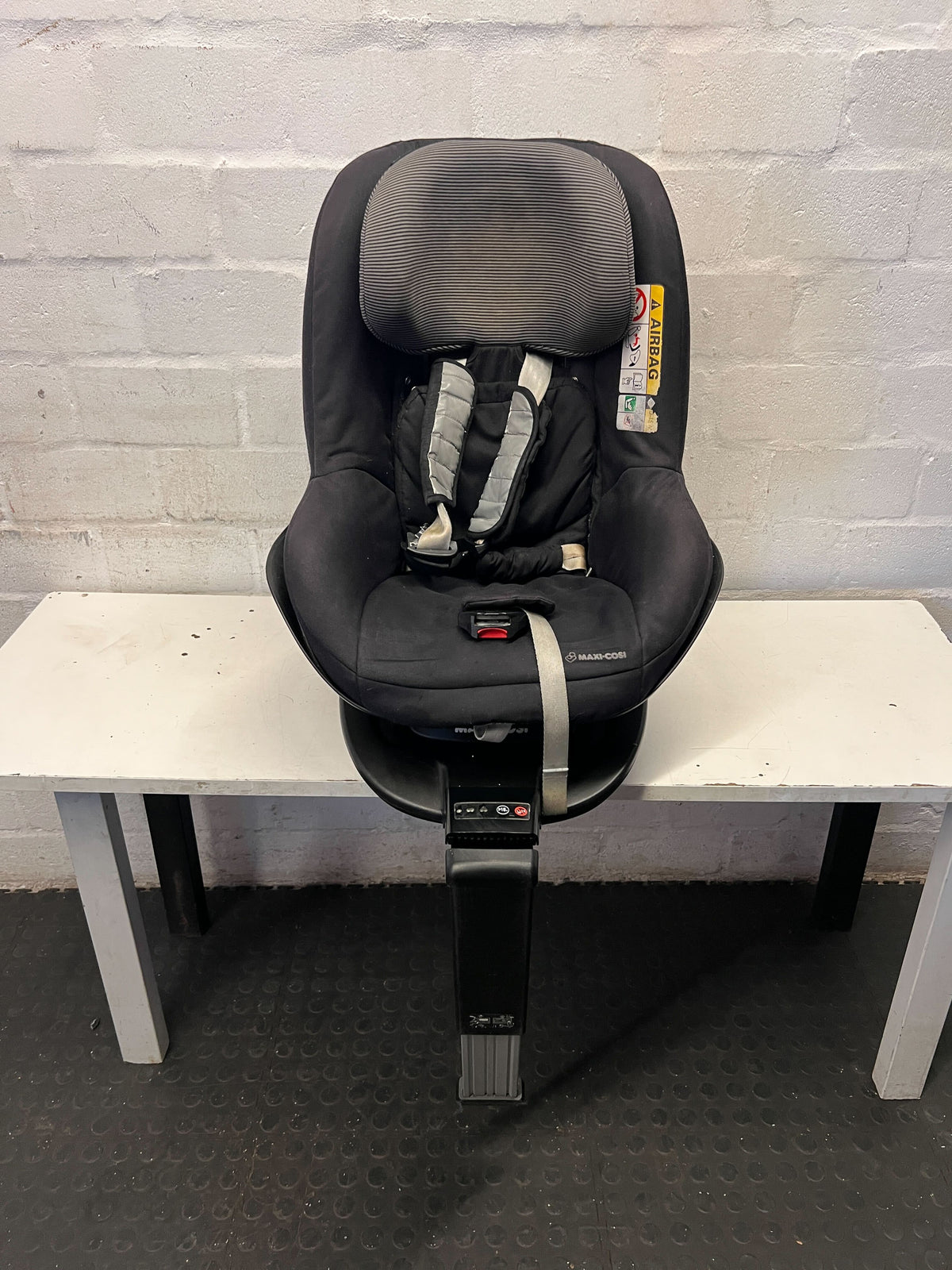 Maxi-Cosi Swivel Base Baby Car Seat - Black - 2ndhandwarehouse.com