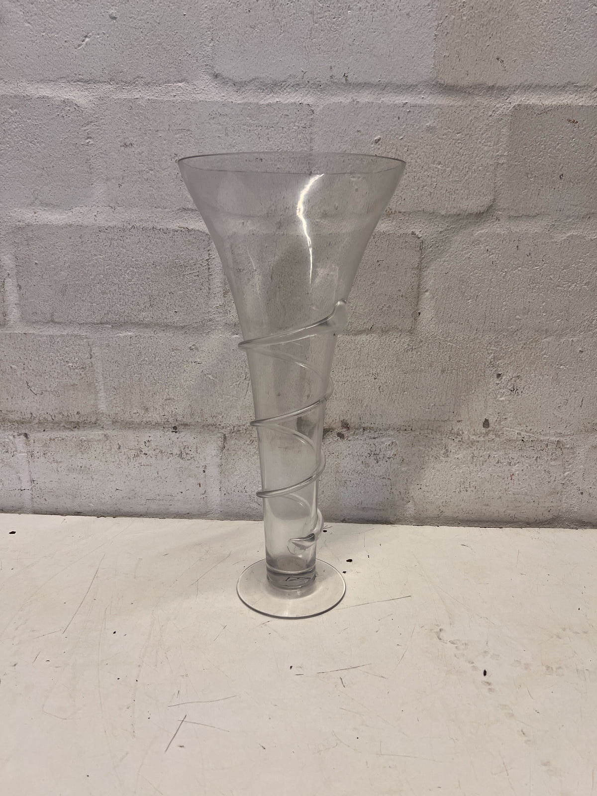 Elegant Spiral Clear Tapered Vase - 2ndhandwarehouse.com