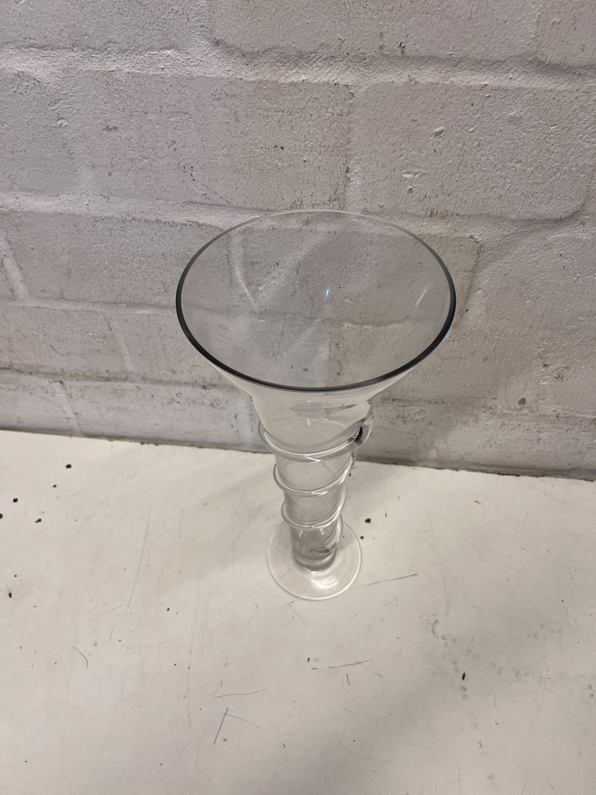 Elegant Spiral Clear Tapered Vase - 2ndhandwarehouse.com