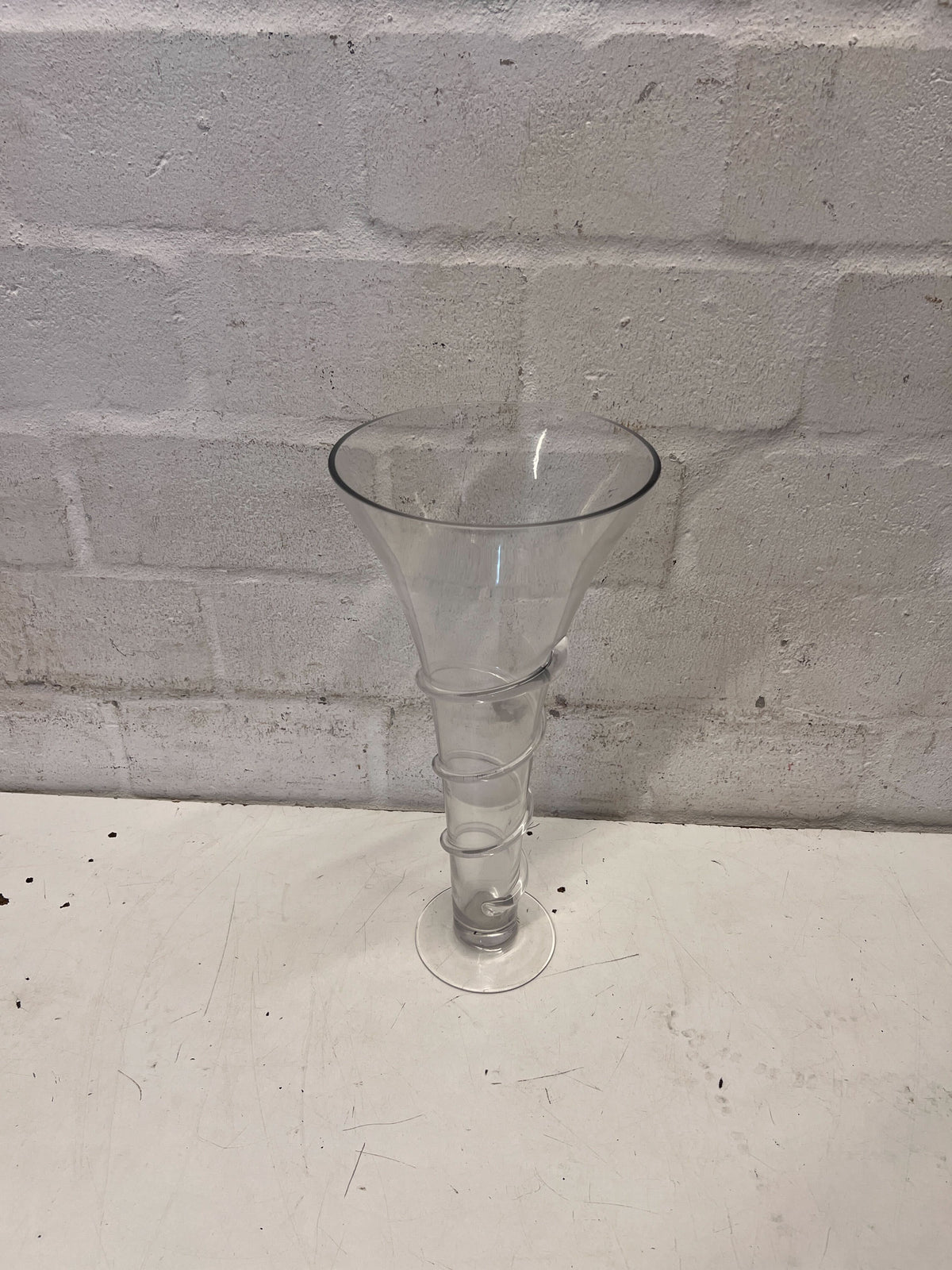 Elegant Spiral Clear Tapered Vase - 2ndhandwarehouse.com