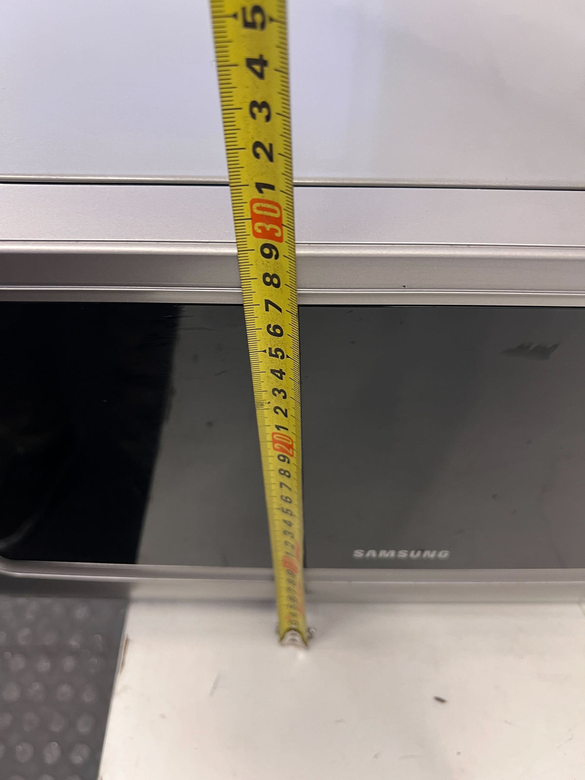 Samsung Silver Digital Microwave Oven - Excellent Condition! - 2ndhandwarehouse.com