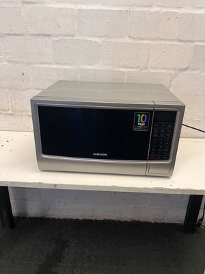 Samsung Silver Digital Microwave Oven - Excellent Condition! - 2ndhandwarehouse.com