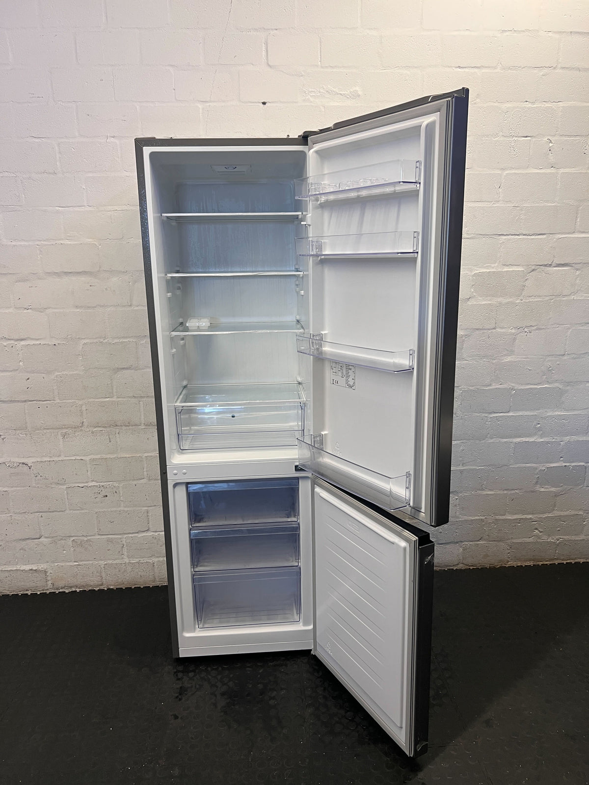 Hisense Silver Fridge Freezer - Modern Bottom Freezer - 2ndhandwarehouse.com