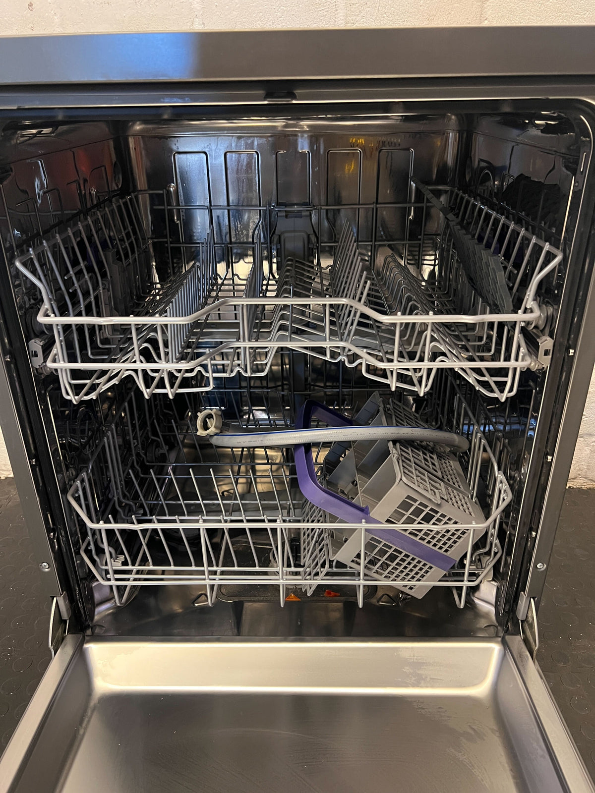 Defy Freestanding Dishwasher - Sleek Grey Efficiency for Your Kitchen - 2ndhandwarehouse.com