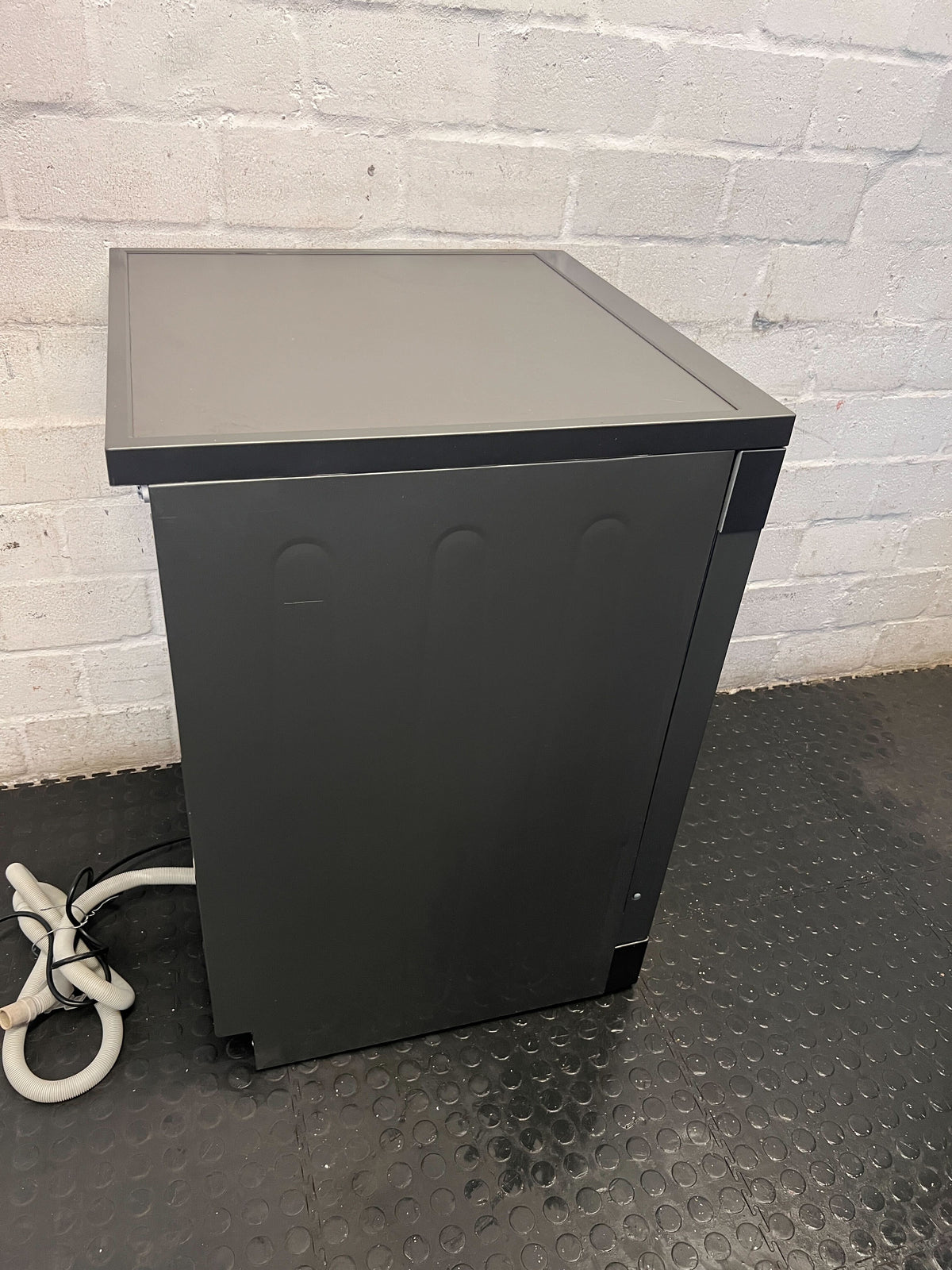 Defy Freestanding Dishwasher - Sleek Grey Efficiency for Your Kitchen - 2ndhandwarehouse.com