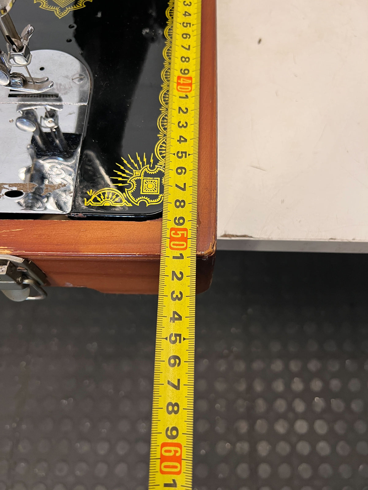 Vintage Empisal Sewing Machine - Classic Black & Gold Craft Piece - 2ndhandwarehouse.com