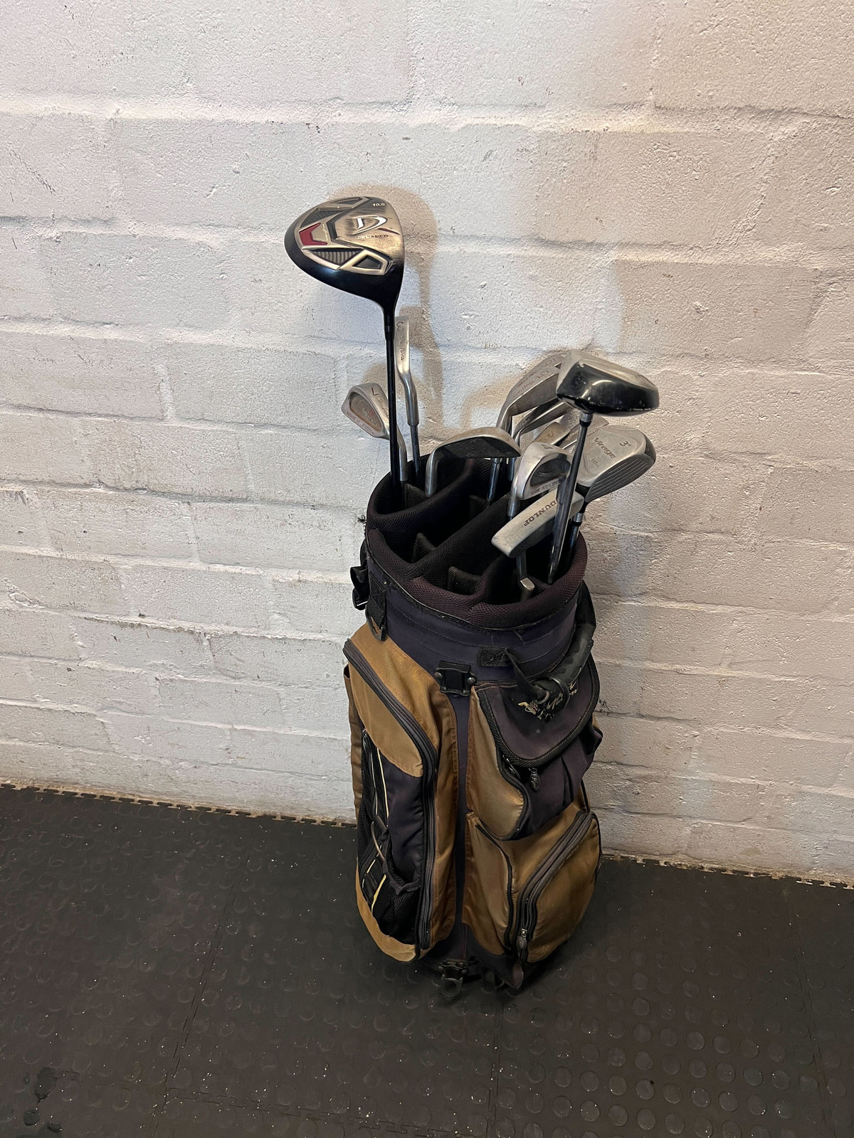 Complete Golf Club Set with Carry Bag - 2ndhandwarehouse.com