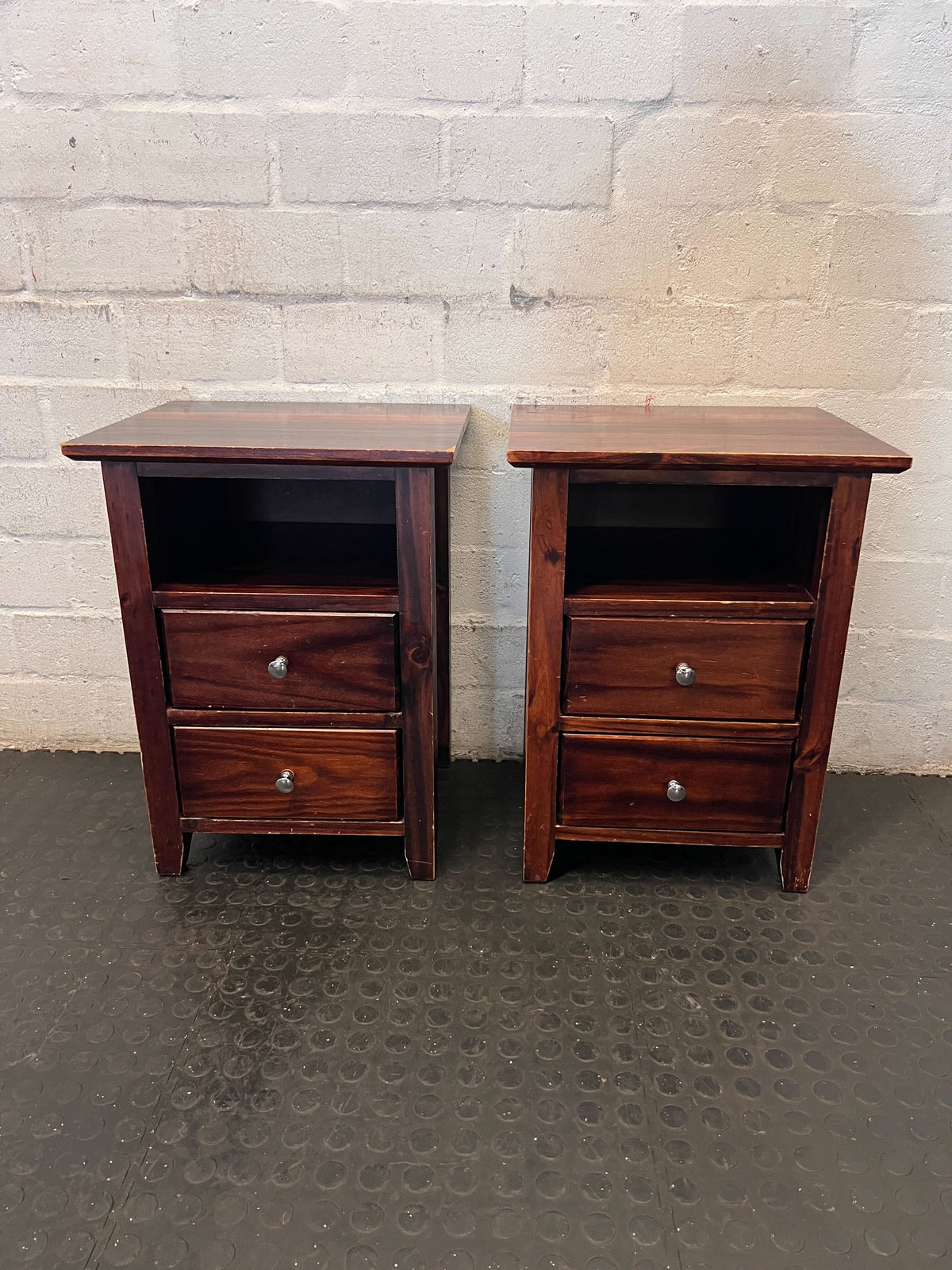 Compact Dark Wood Bedside Table with Shelf & Drawers - Fair used - 2ndhandwarehouse.com