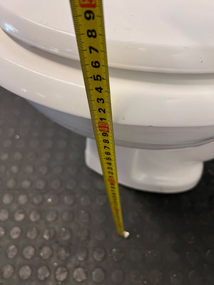 Classic White Ceramic Close-Coupled Toilet - Fair used - 2ndhandwarehouse.com